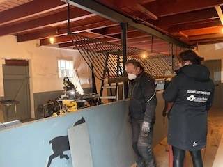 DRAGONHEART VERBOUWD PAARDENSTAAL TOT SHOWROOM