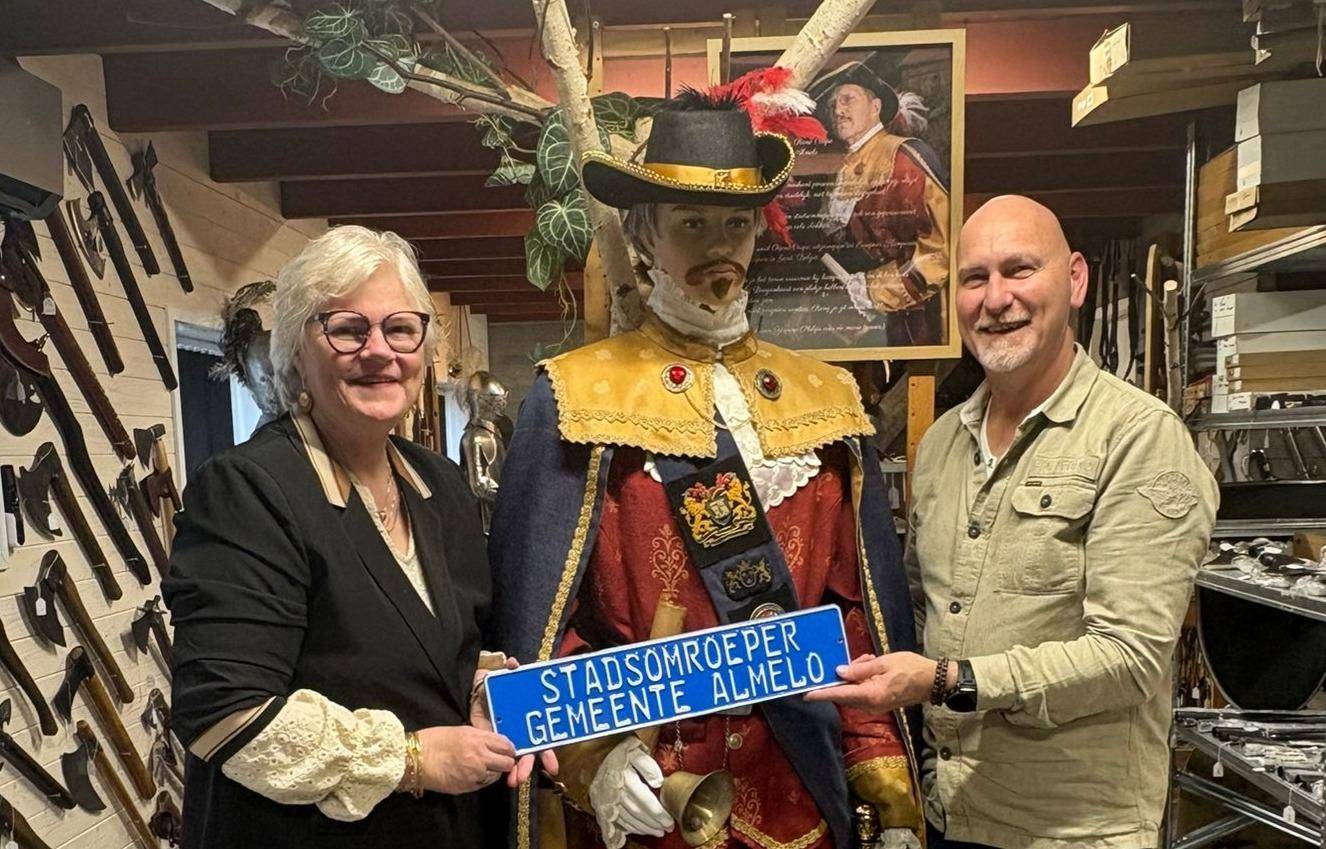 DRAGONHEART EHRT DEN STADTAUSRUFER VON ALMELO