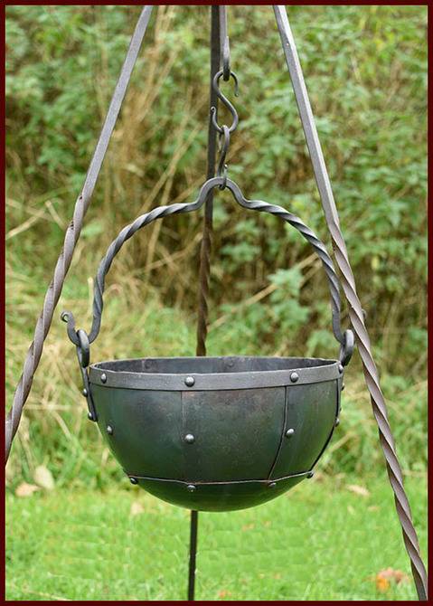 Middeleeuwse Gesmede Ketel, Cauldron, 9 liter