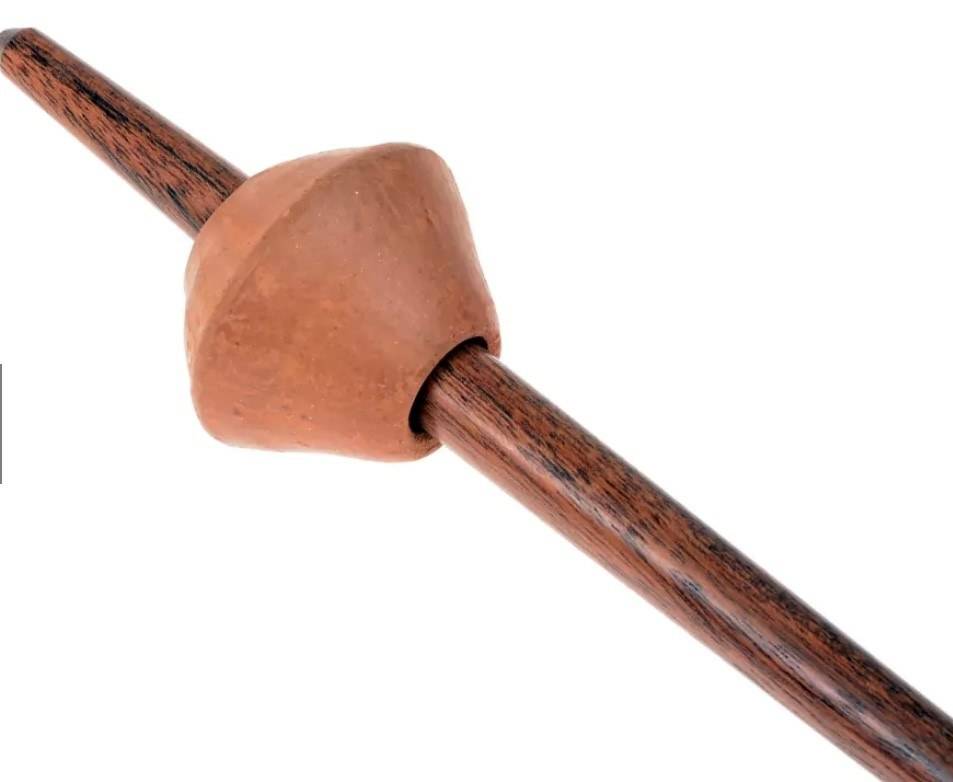 ​Mittelalterliche Spindel mit Spinnwirtel aus Ton