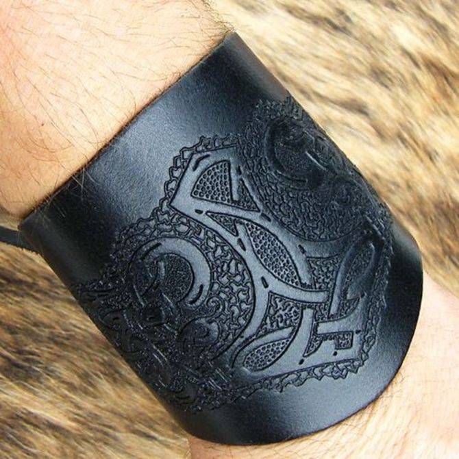 Viking Polsbeschermer Kort Thorshamer in Bruin of Zwart