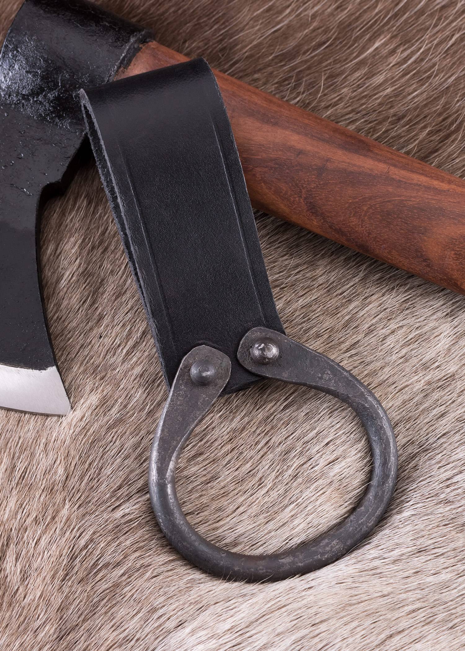 ​​Axtgürtelhalter mit geschmiedetem Ring