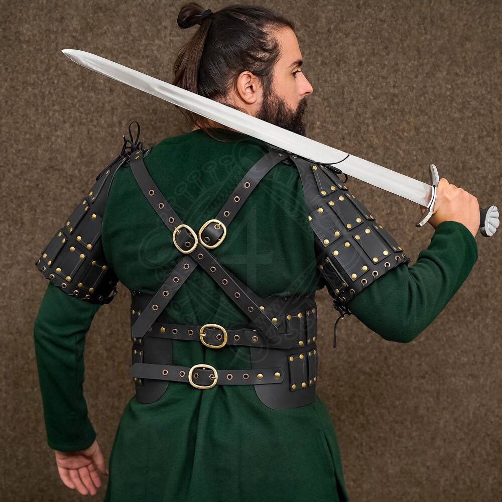 Middeleeuws leren harnas, geklonken kuras in Brigandine-stijl