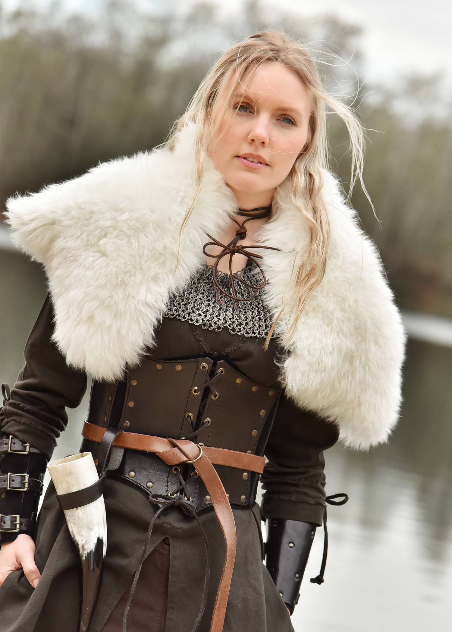 Viking Schoudervacht in wit