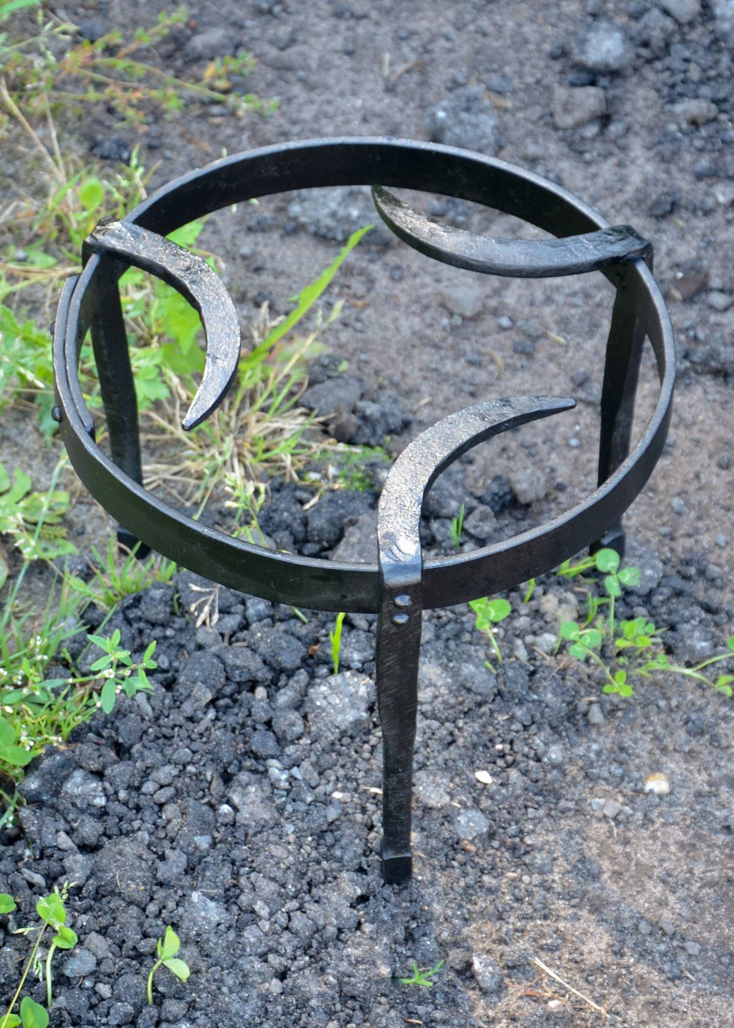 Middeleeuwse Driepoot Gesmeed