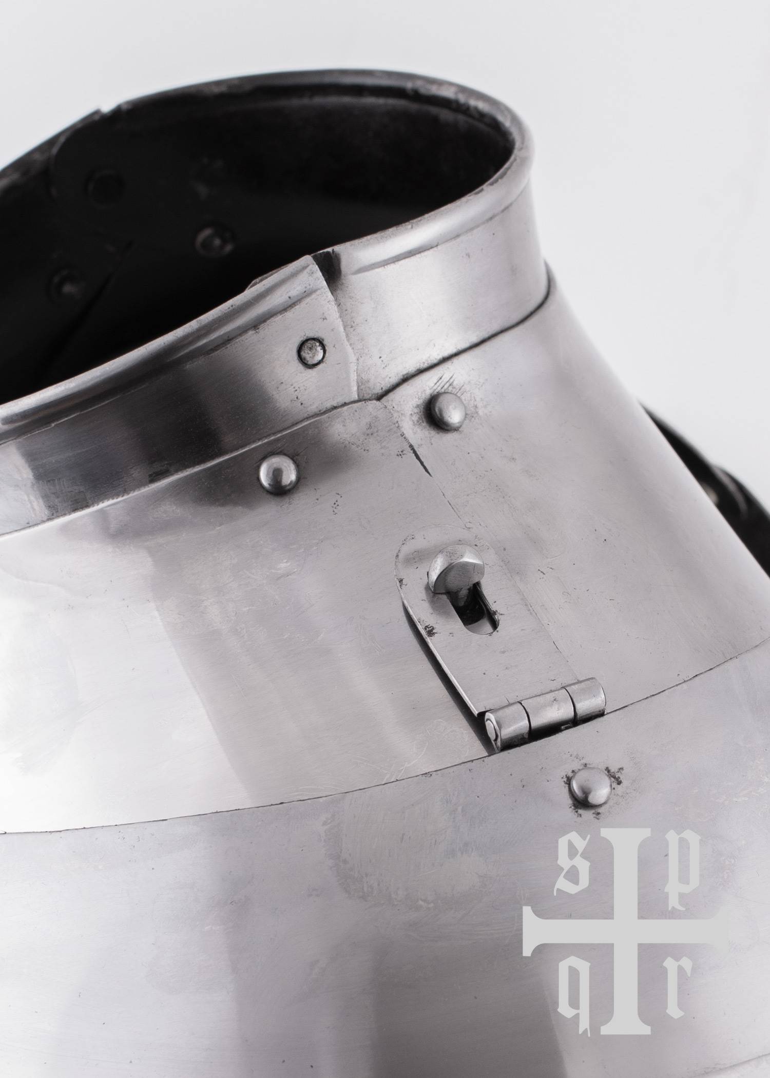 Harnas Pantserkraag met schouderstukken, 14e eeuw, 1,6 mm staal