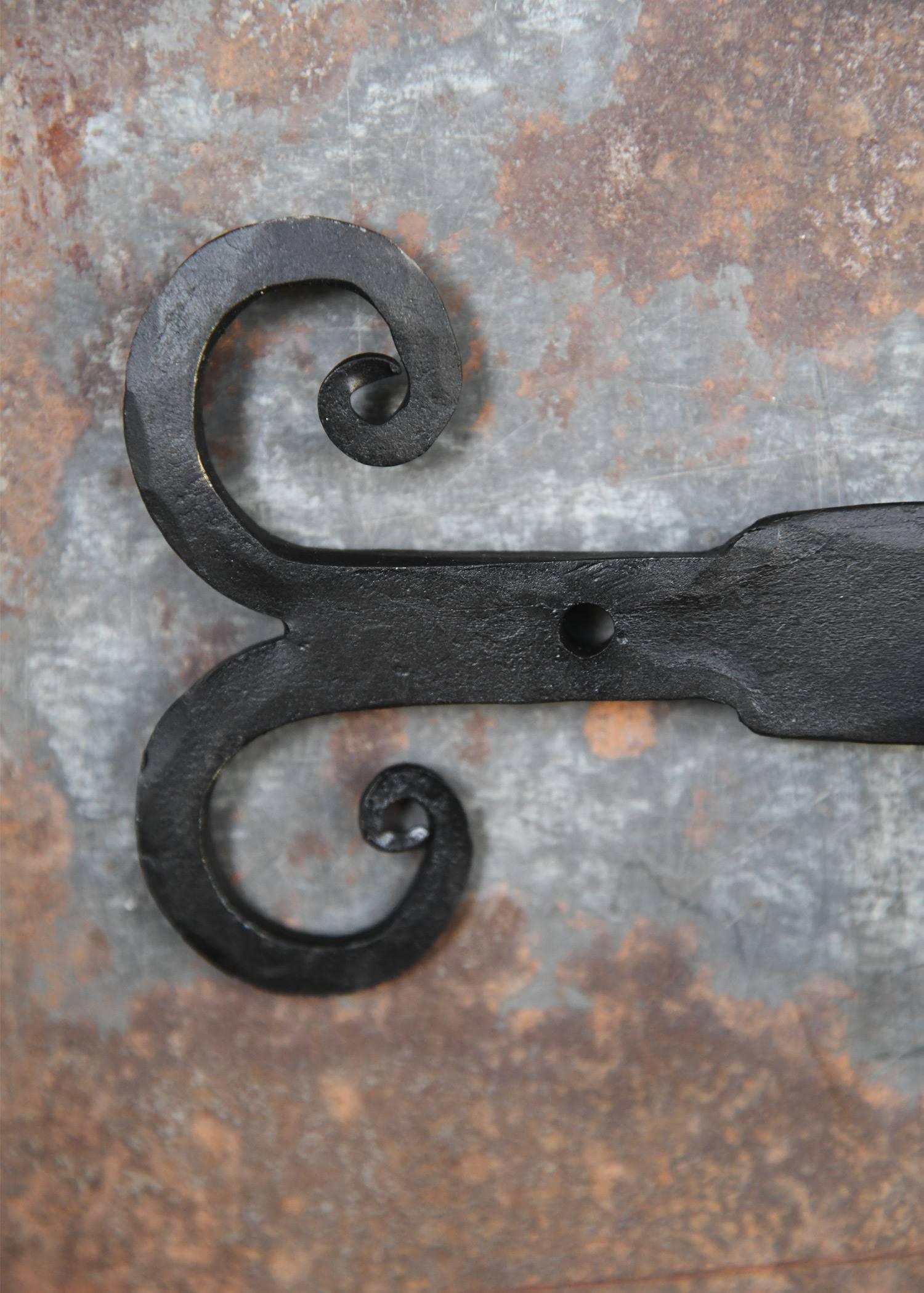 ​Stange zur Wandbefestigung mit 5 Haken
