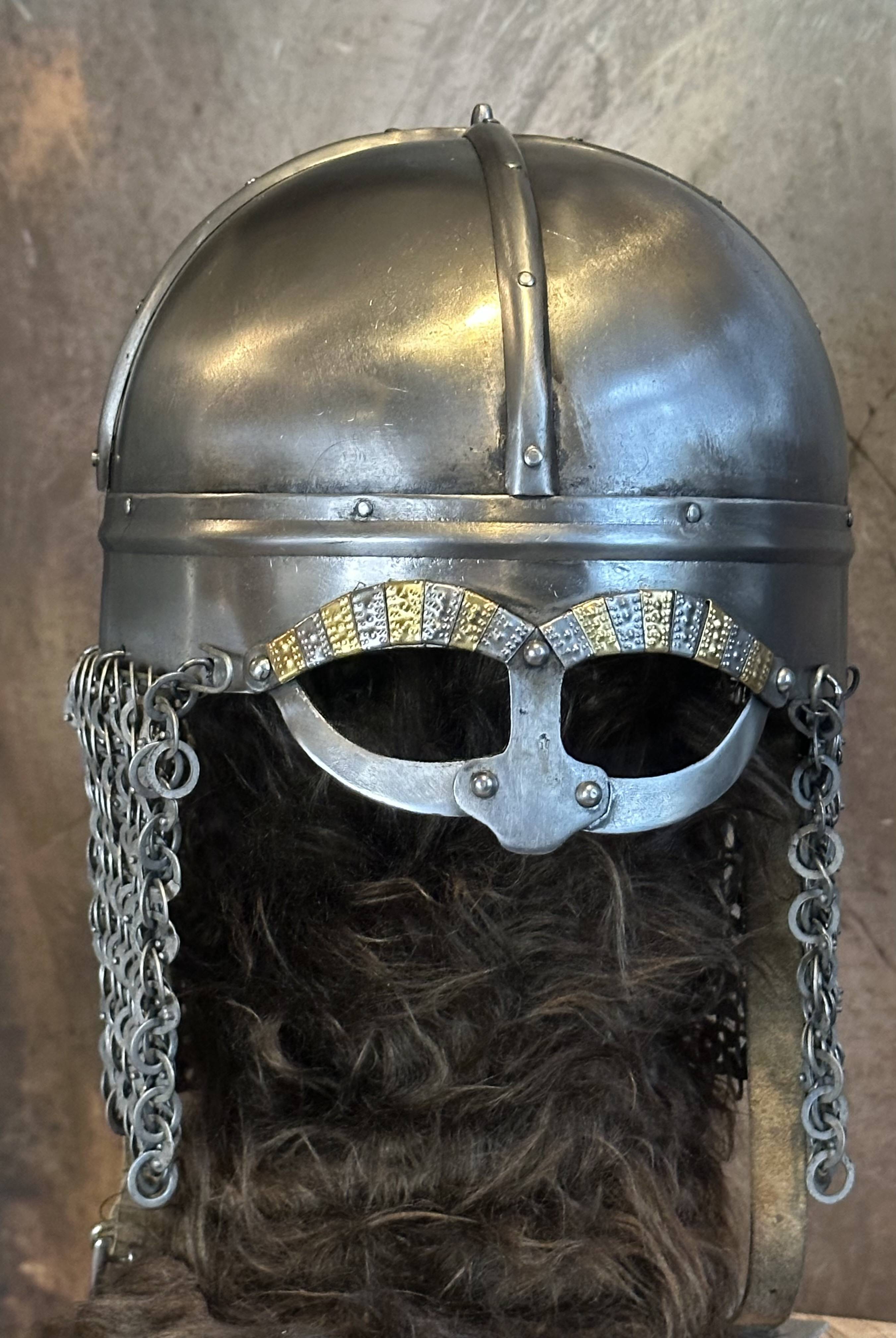 ​​Een echte Viking Brilhelm gesmeed voor kinderen