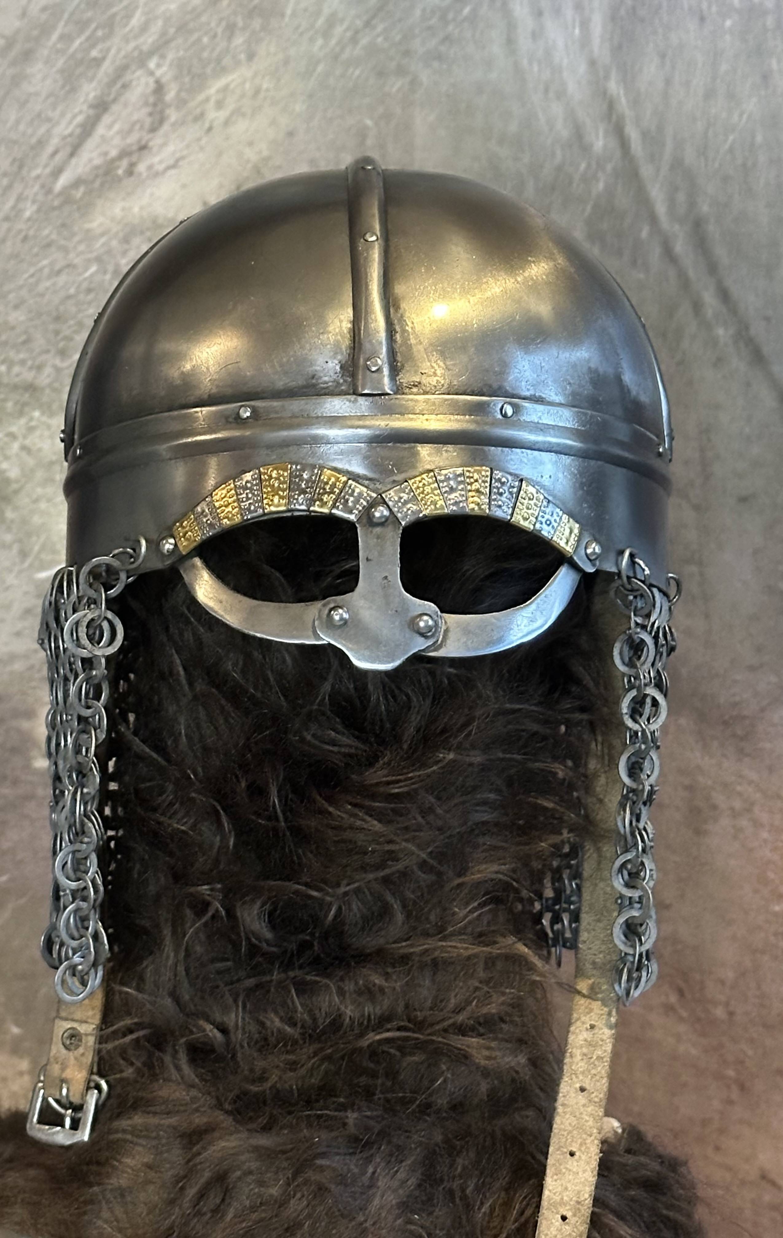 ​​Een echte Viking Brilhelm gesmeed voor kinderen
