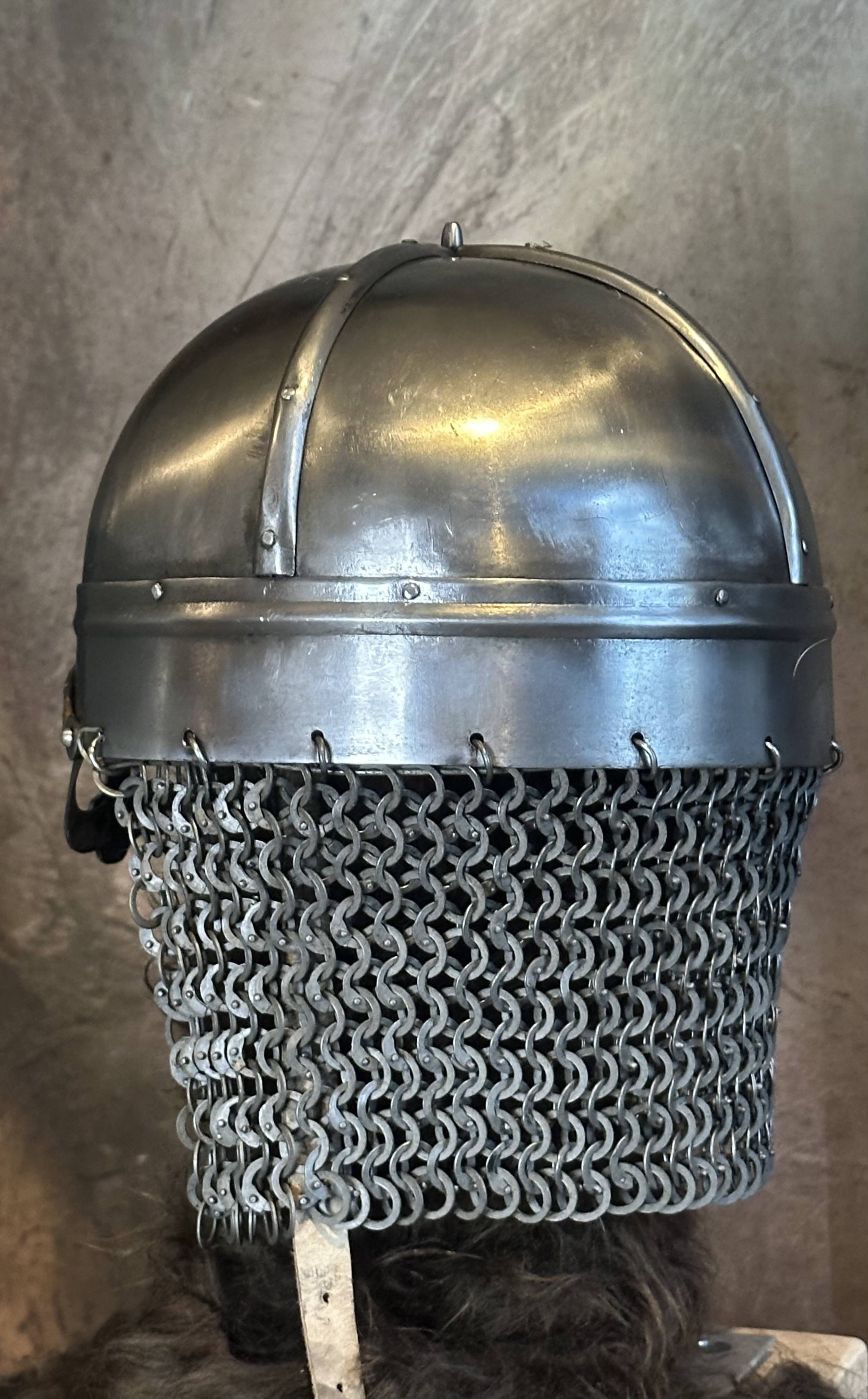 ​​Een echte Viking Brilhelm gesmeed voor kinderen