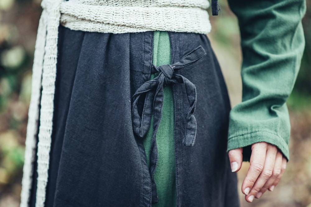 Middeleeuwse Dames Overkleed in Zwart
