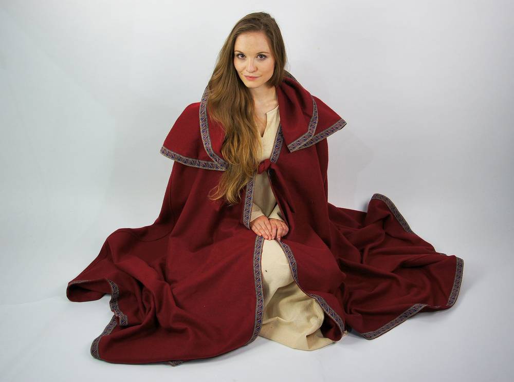 Middeleeuwse Cape Wol in Rood met grote Muts, 131 cm