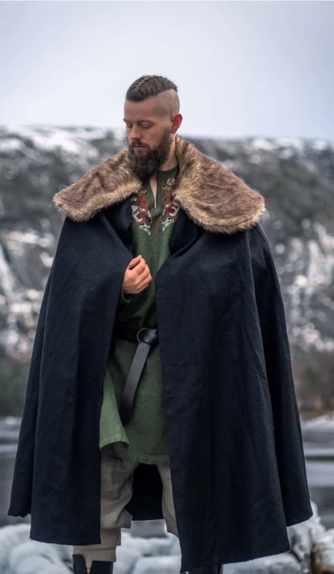 Viking Mantel/Cape met Imitatiebont in Zwart
