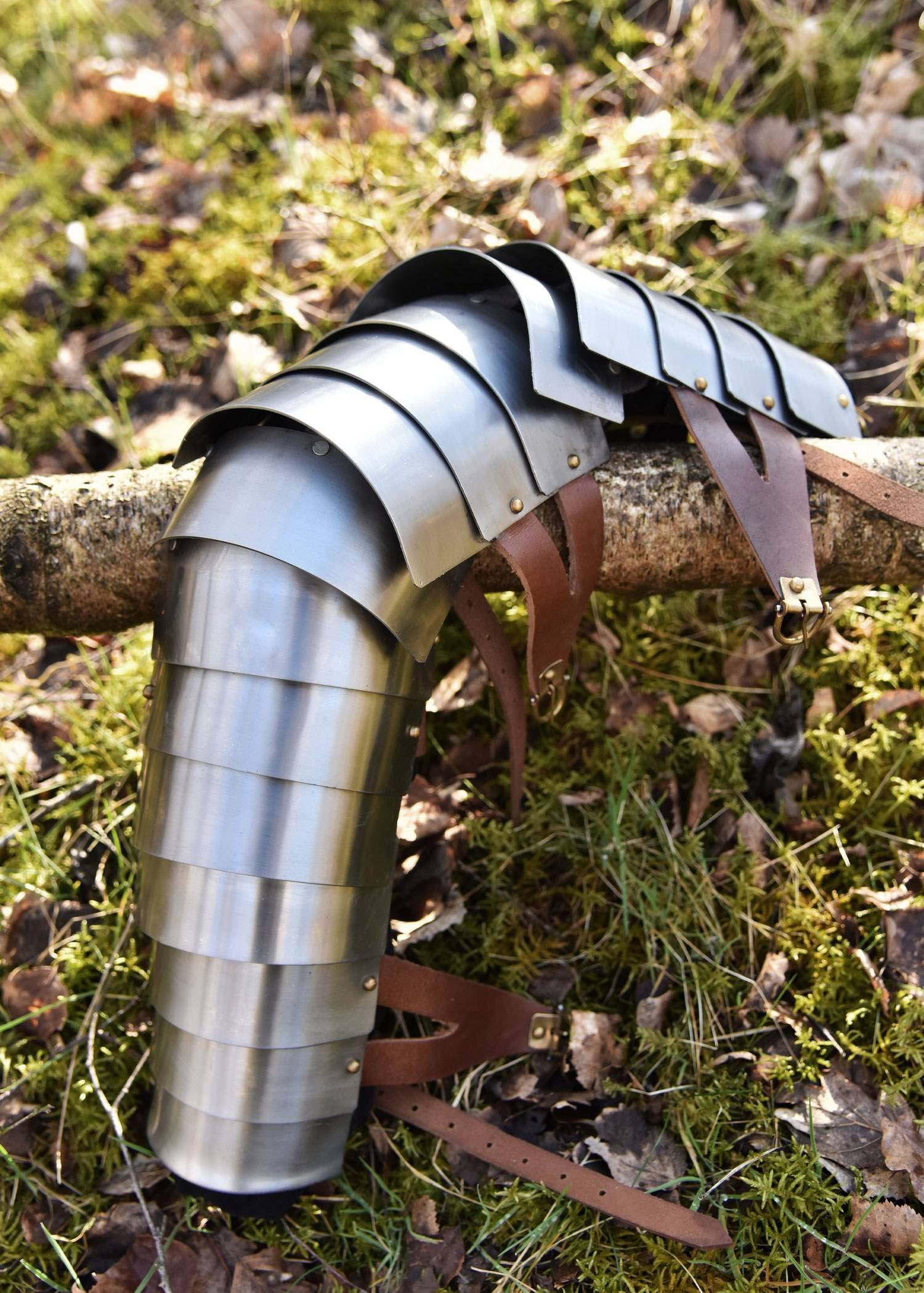 Lorica Segmentata - Arm attachment