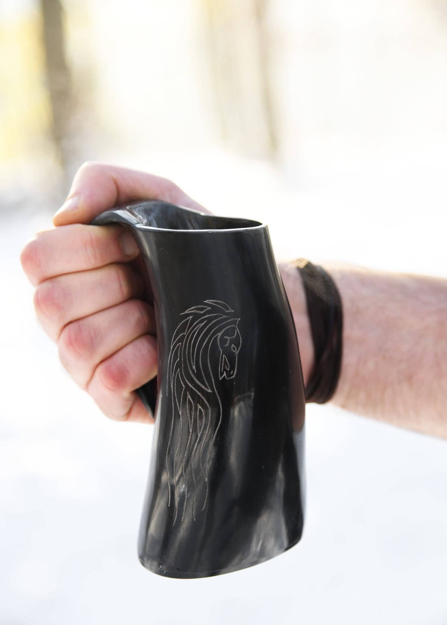 ​Großer Trinkbecher / Bierkrug aus echtem Horn