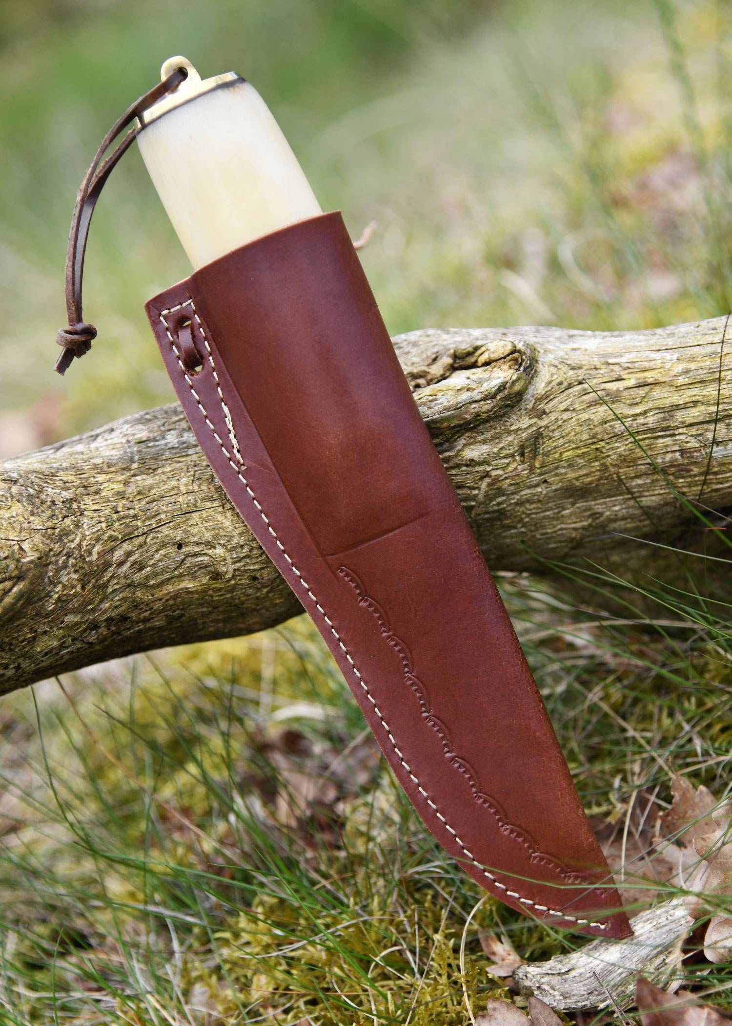 ​Gebrauchsmesser aus Damaszener Stahl mit Knochengriff und Lederscheide