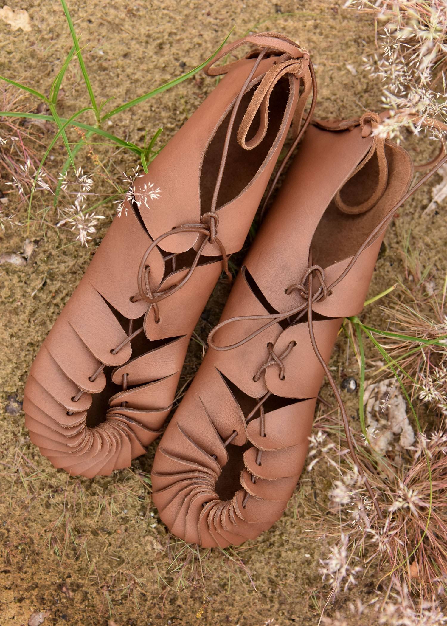 Middeleeuwse Bindschoenen, unisex, bruin