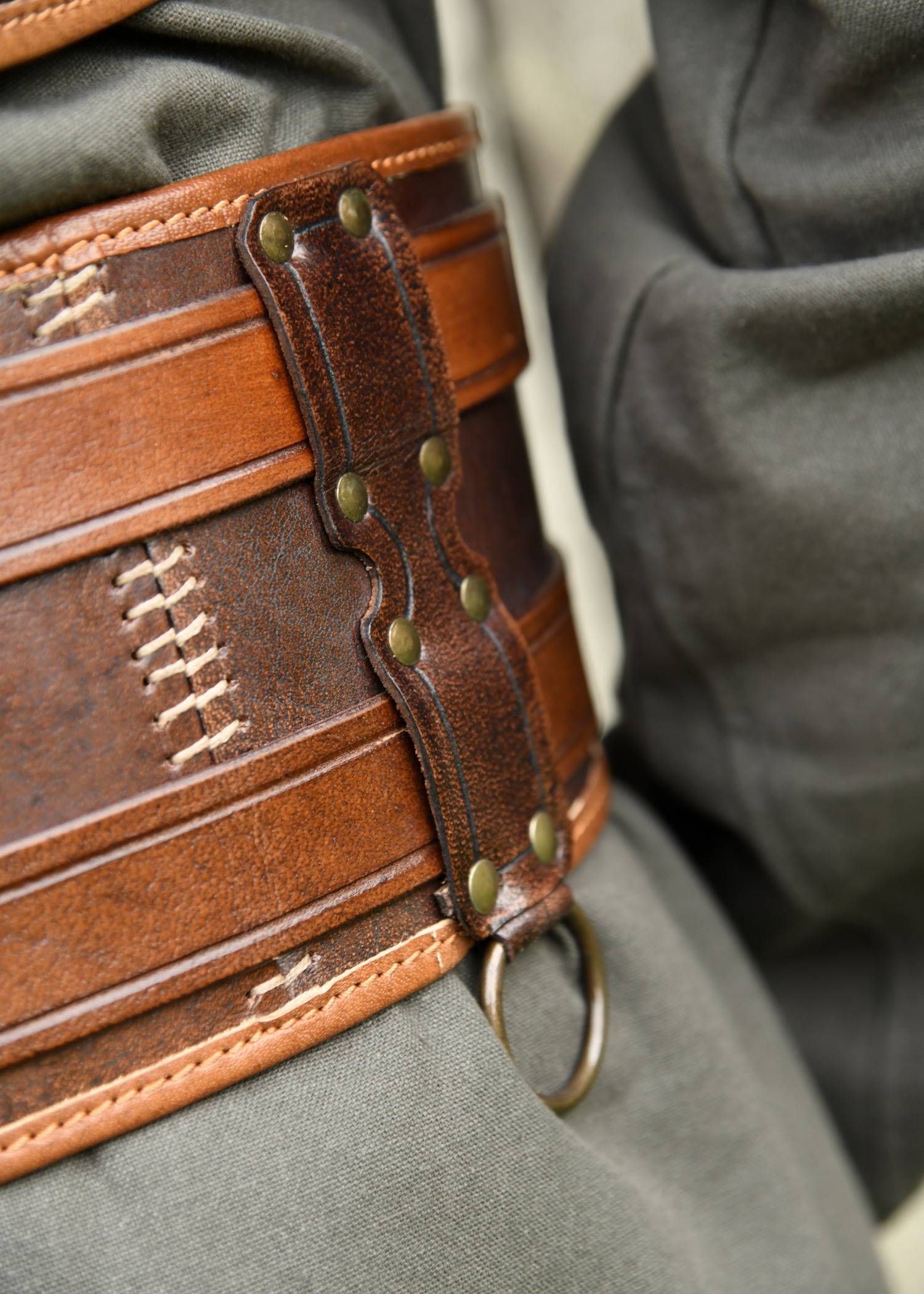 Middeleeuwse leren riem, dubbele leren riem, bruin