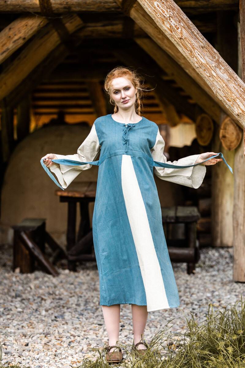 Middeleeuwse katoenen jurk in duifblauw/naturel