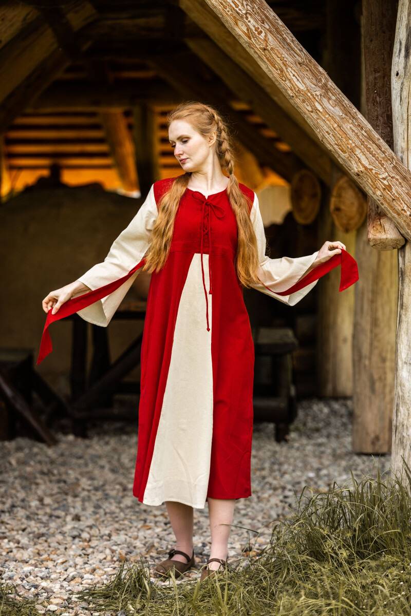 Middeleeuwse katoenen jurk in rood/naturel