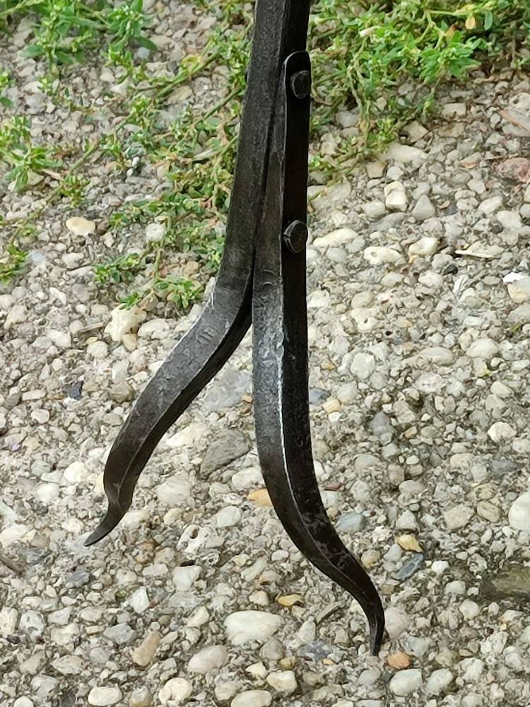 Middeleeuws Gesmede Driepoot, ca. 65 cm