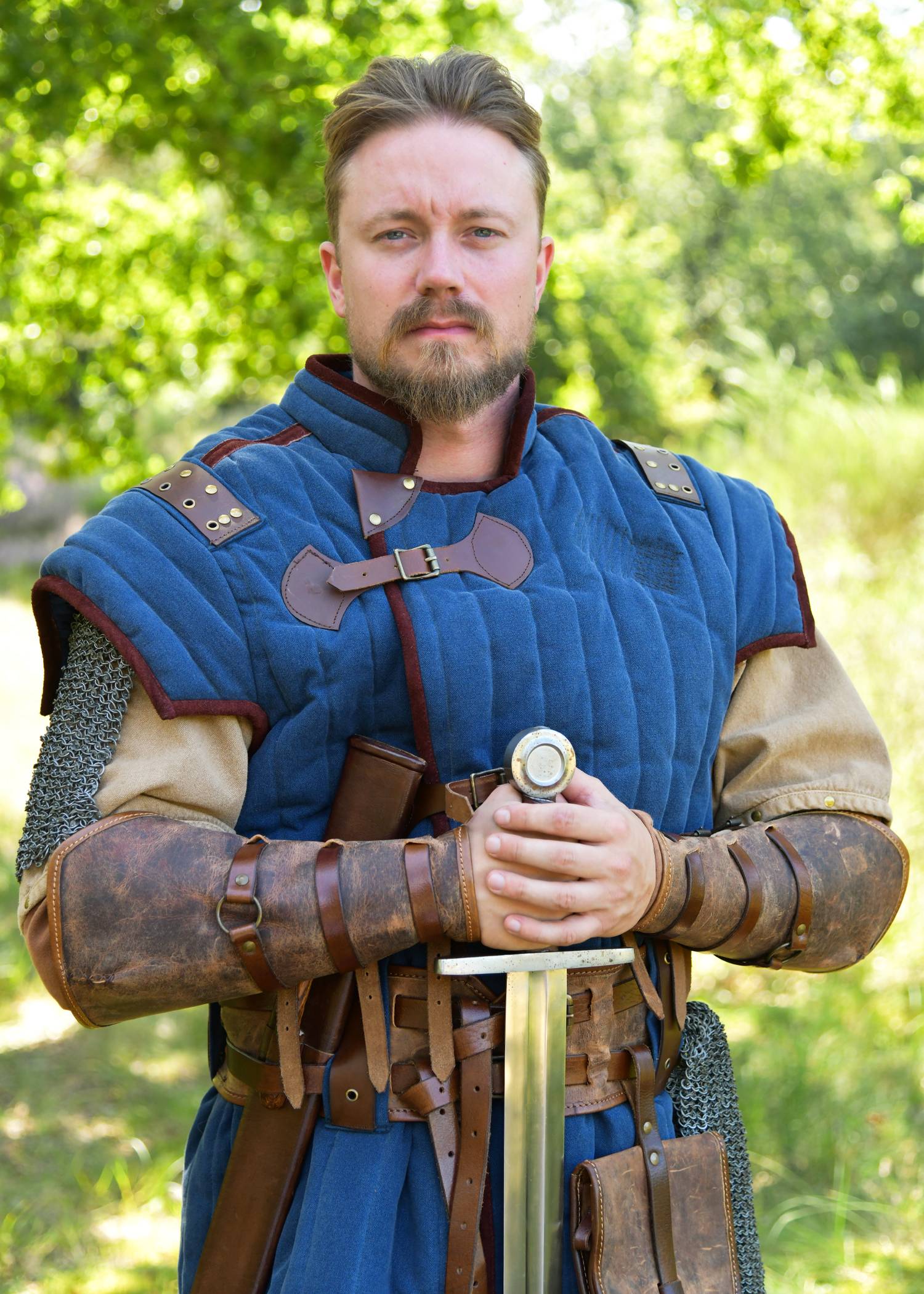 Middeleeuwse Gambeson - Wambuis - Aketon in Blauw/Bruin met een verweerde look
