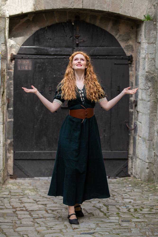 Mittelalterkleid in Grun/Natur