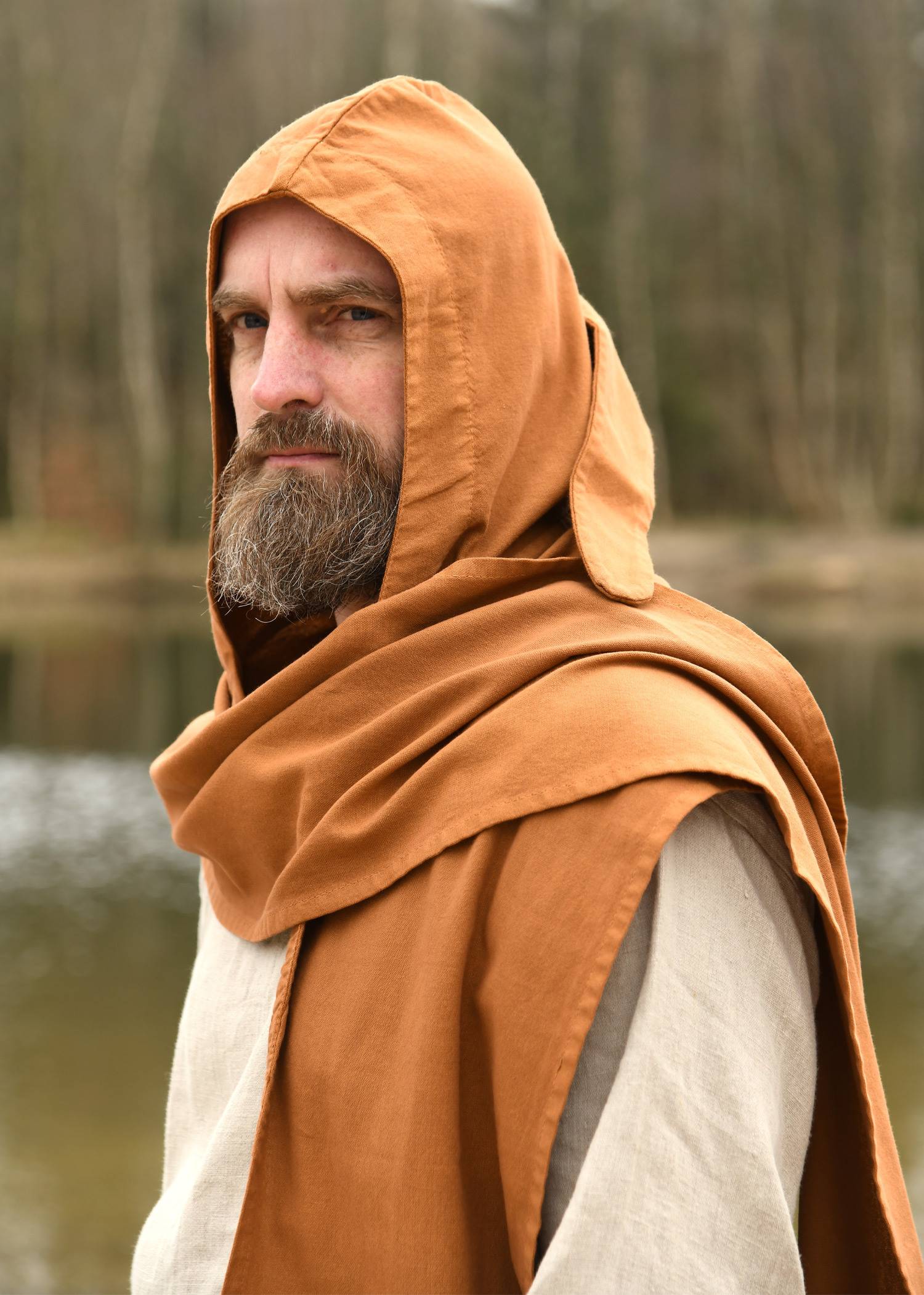 Middeleeuwse Capuchonsjaal in beige