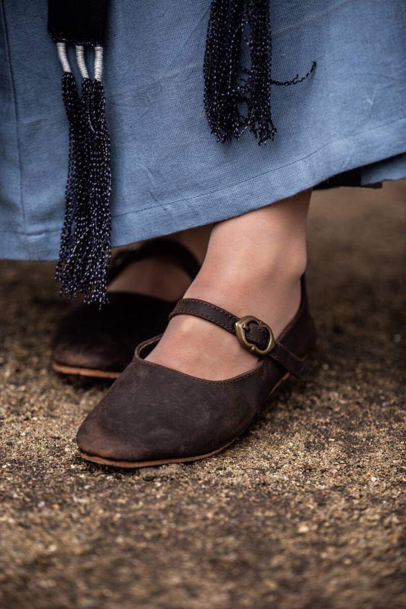 ​Middeleeuwse Dames Schoenen in Bruin
