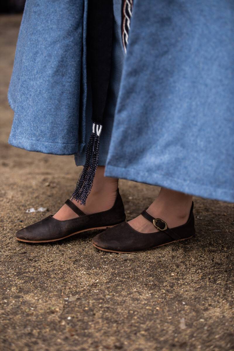 ​Middeleeuwse Dames Schoenen in Bruin