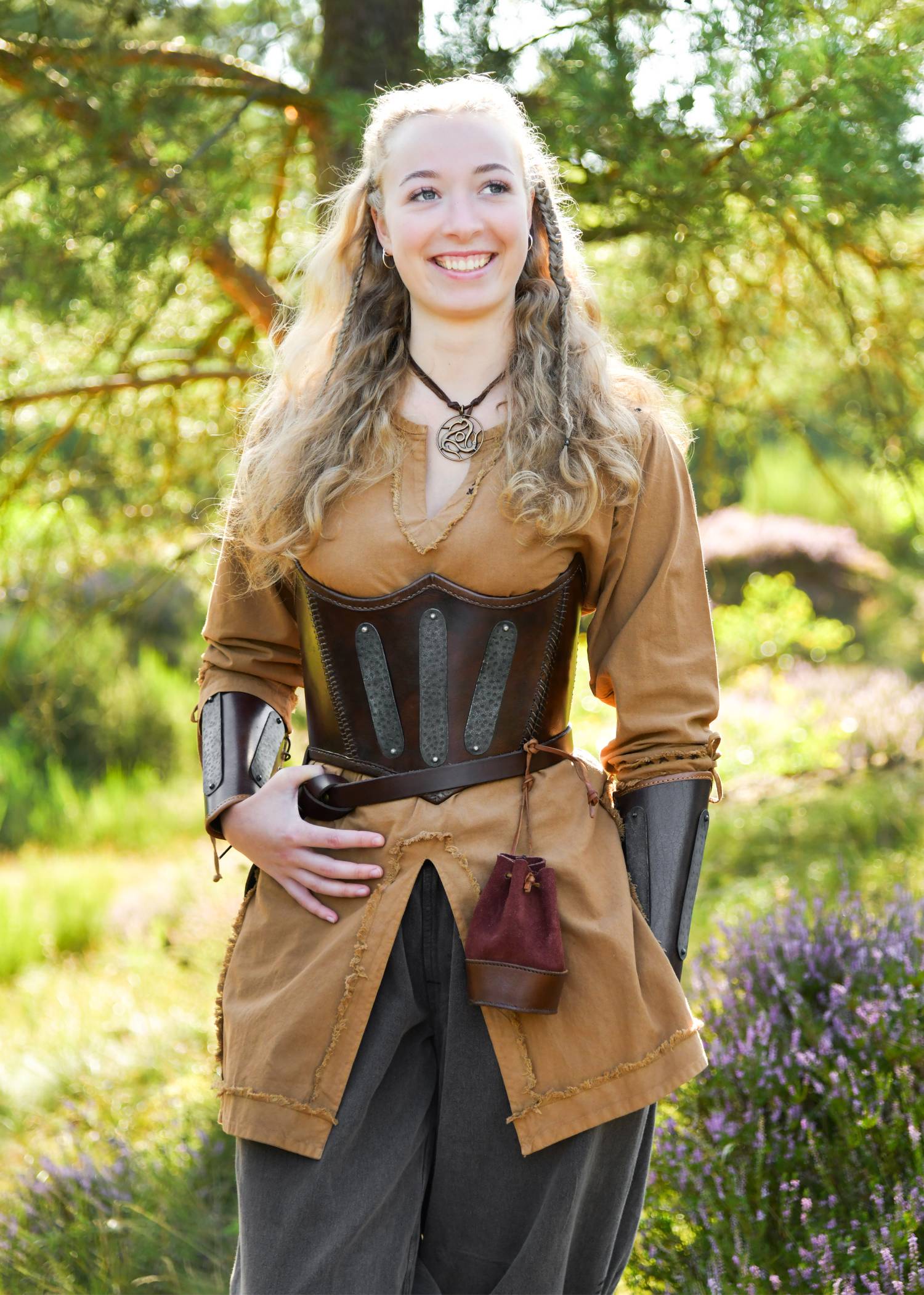 Middeleeuwse / Viking Tuniek in beigebruin voor dames met een distressed look