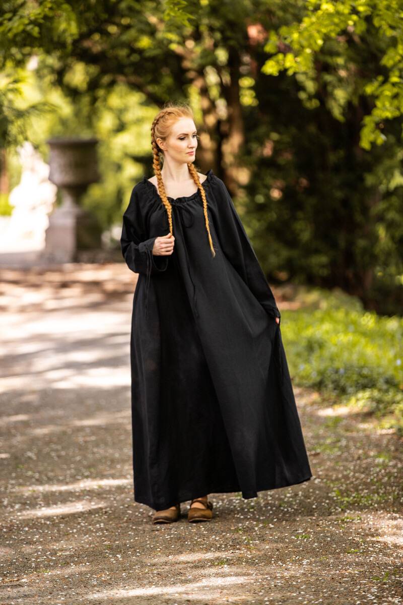 Mittelalterliches Kleid mit langen Ärmeln bis zum Boden in Schwarz