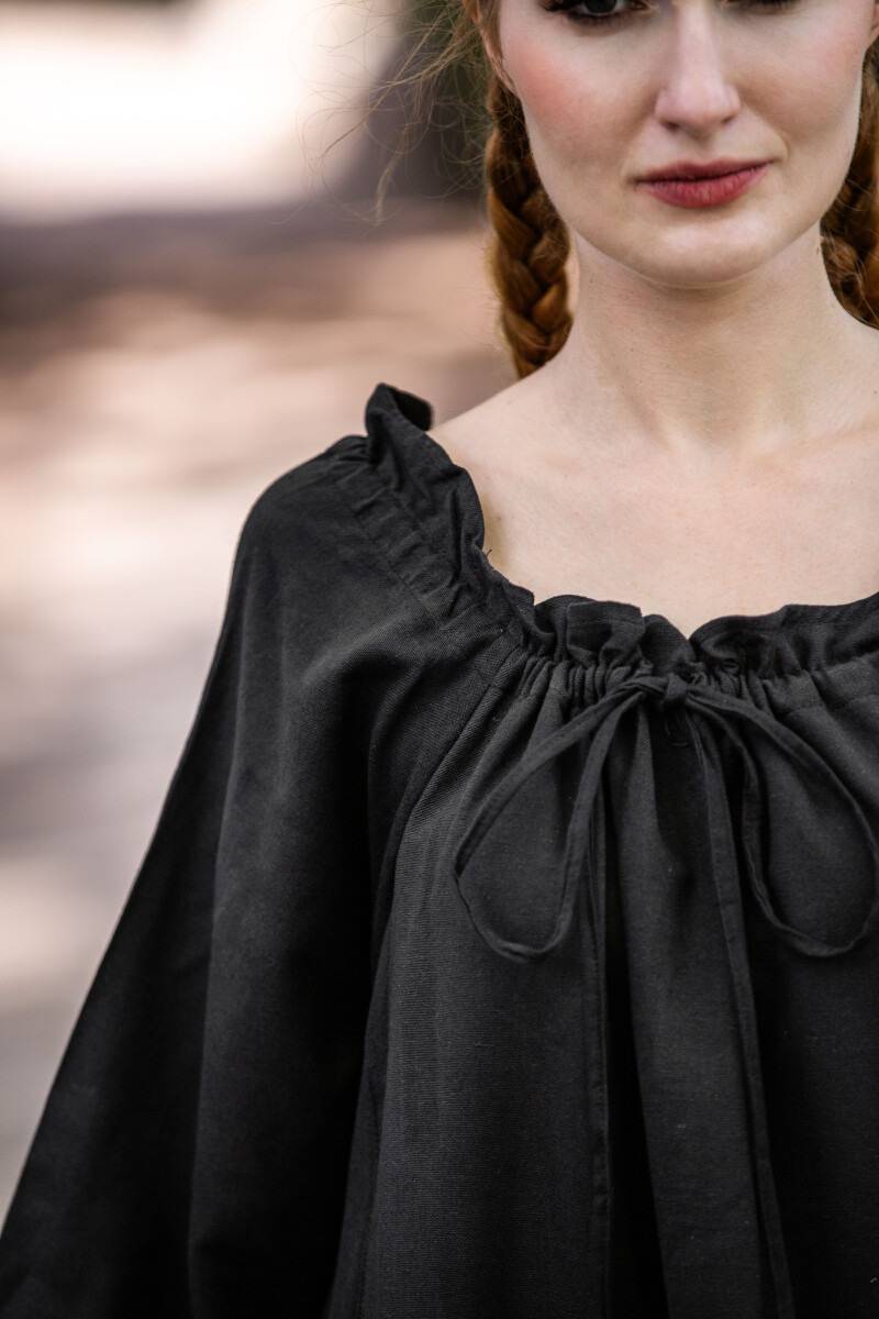 Mittelalterliches Kleid mit langen Ärmeln bis zum Boden in Schwarz