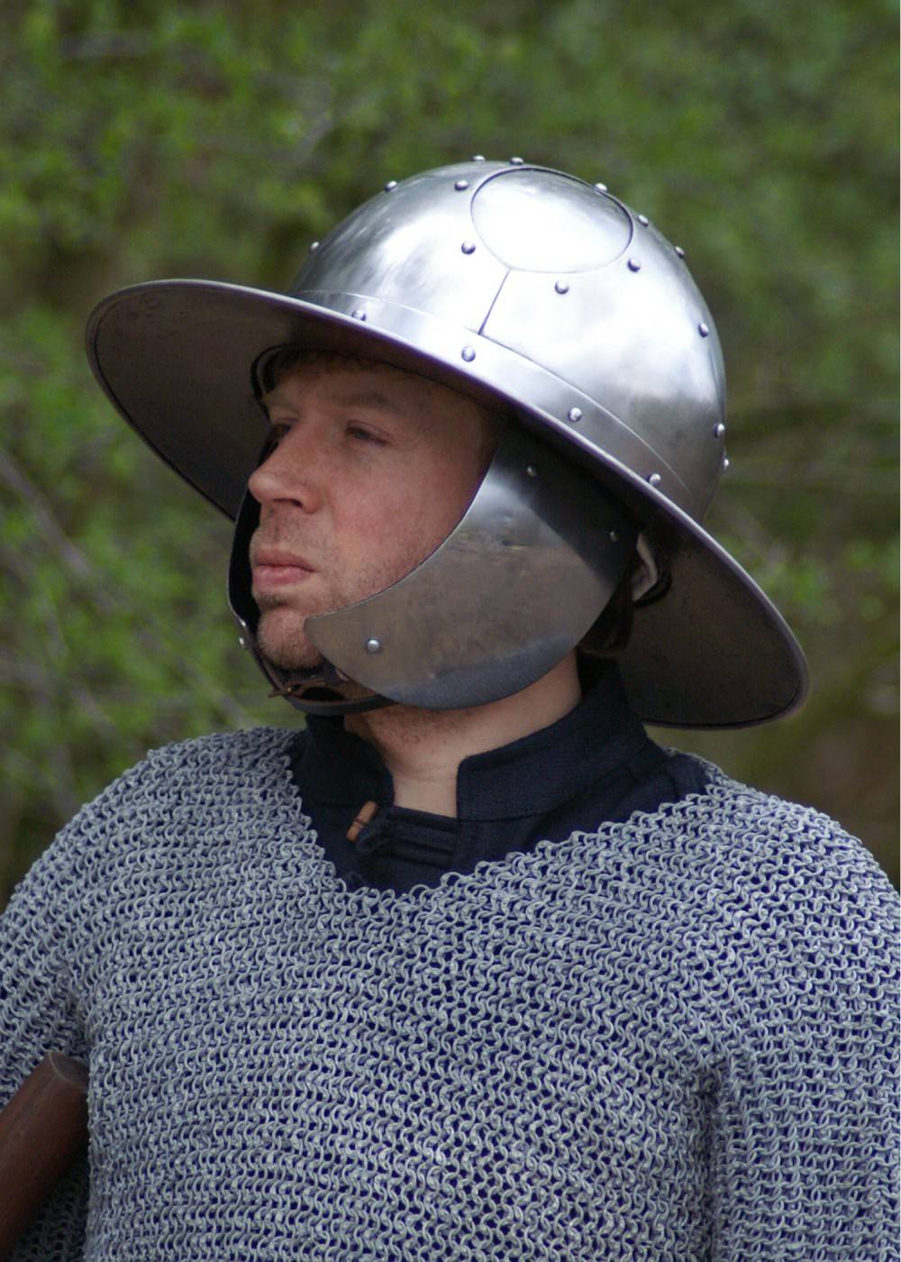 Monnikskaphelm met wangkleppen, middeleeuwse, 1,6 mm staal
