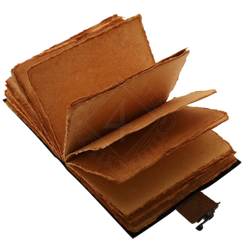 Leder Notizbuch mit geprägten Freiheitspferden und Pergamentpapier