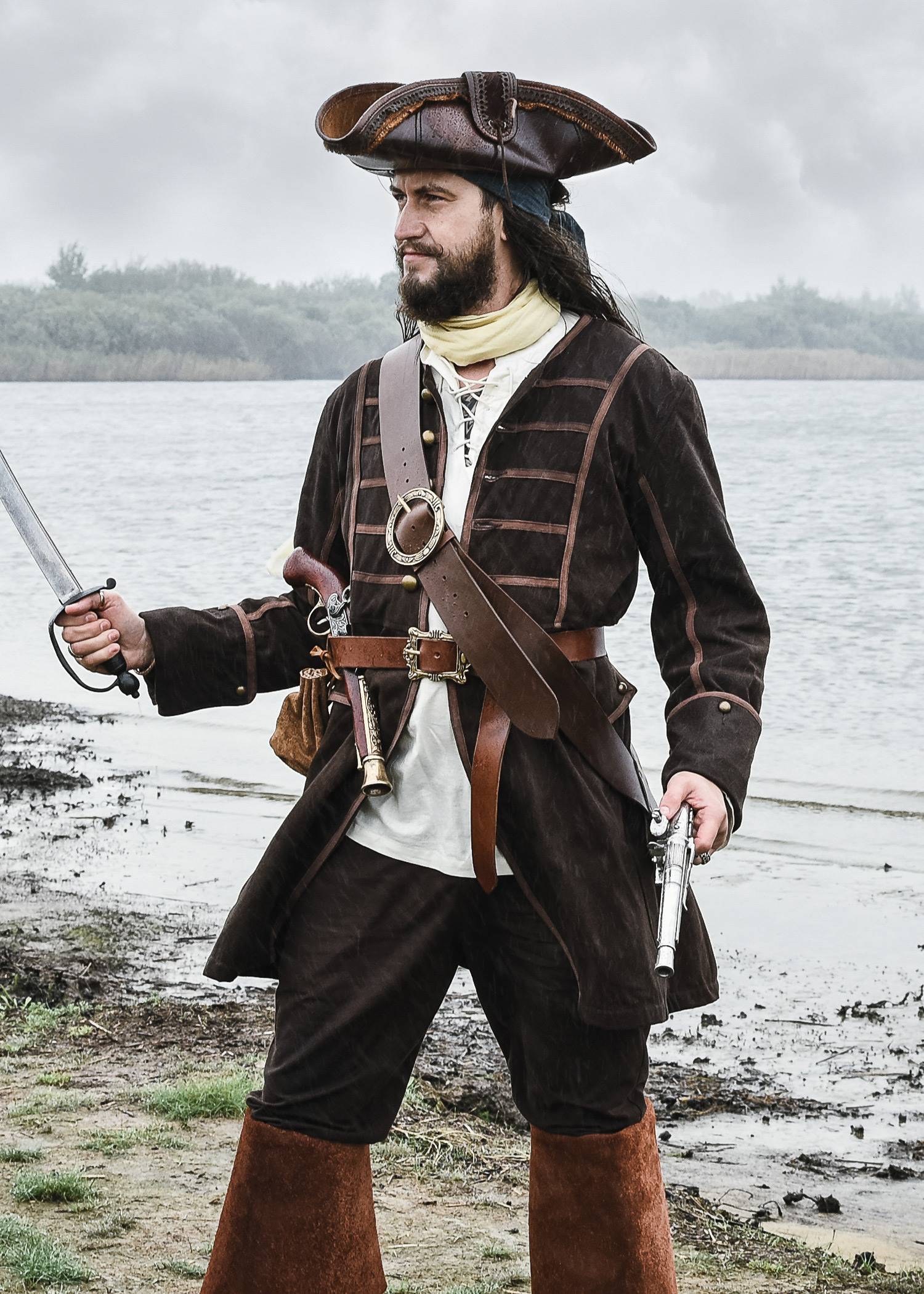Piratenhoed ofwel Tricorne (of driesteek​met drie punten, zwart) in diverse maten