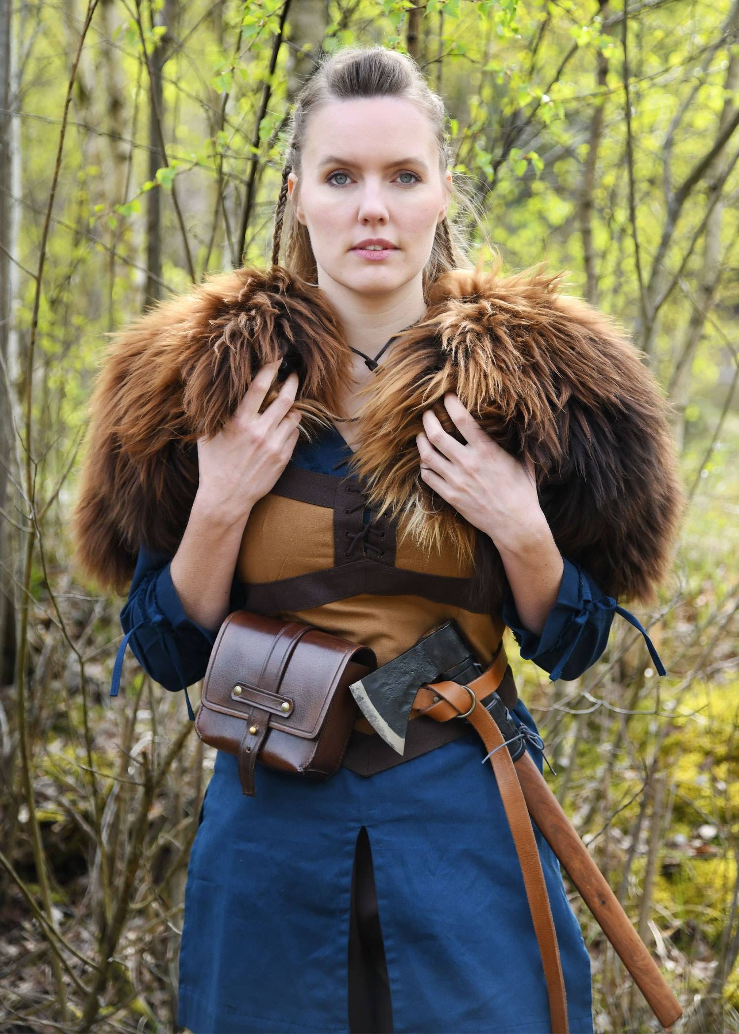 Viking Schoudervacht, gemaakt van een Noors Schapenras in roestbruin