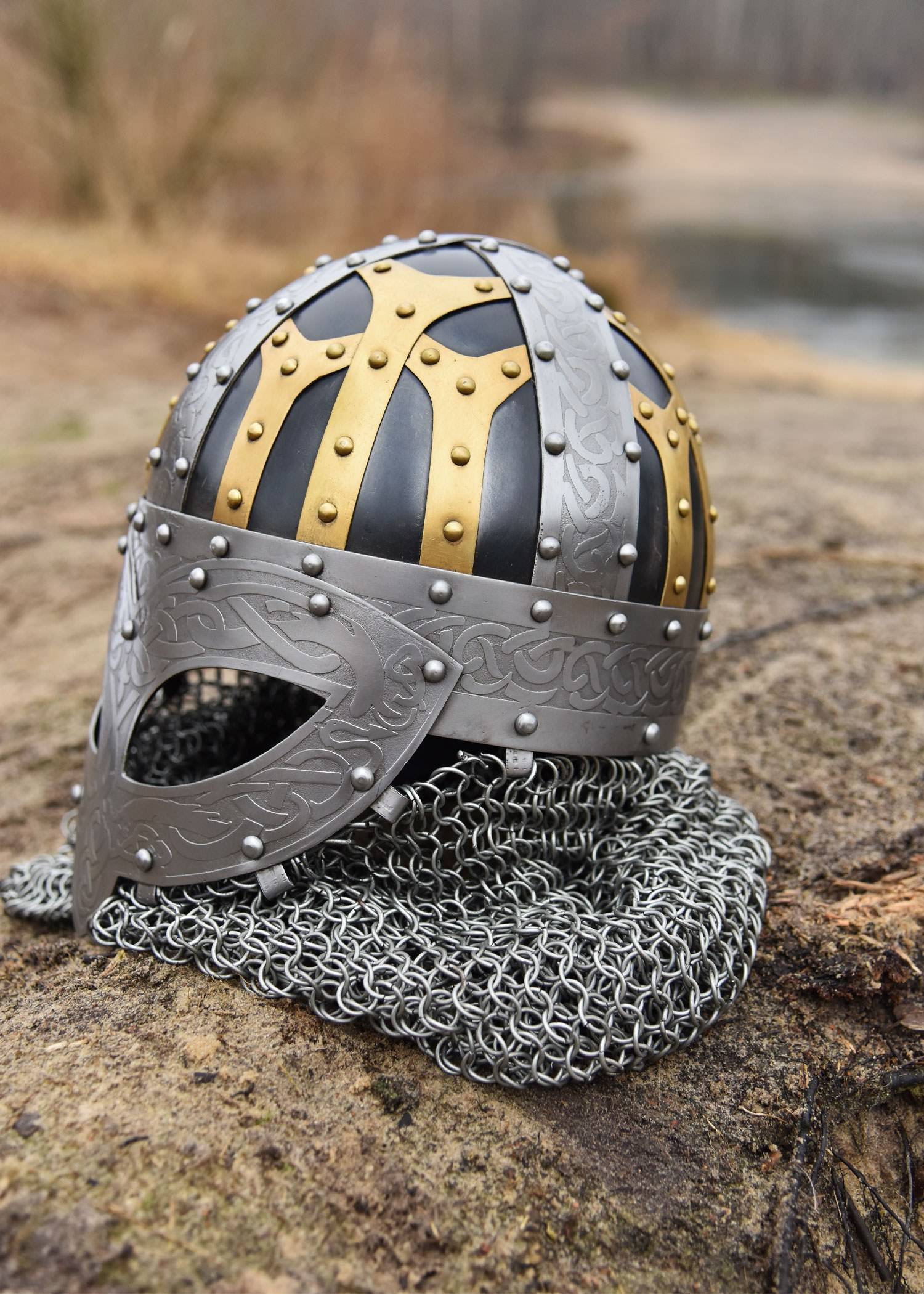Viking Brilhelm, Spangenhelm met Maliënkolder