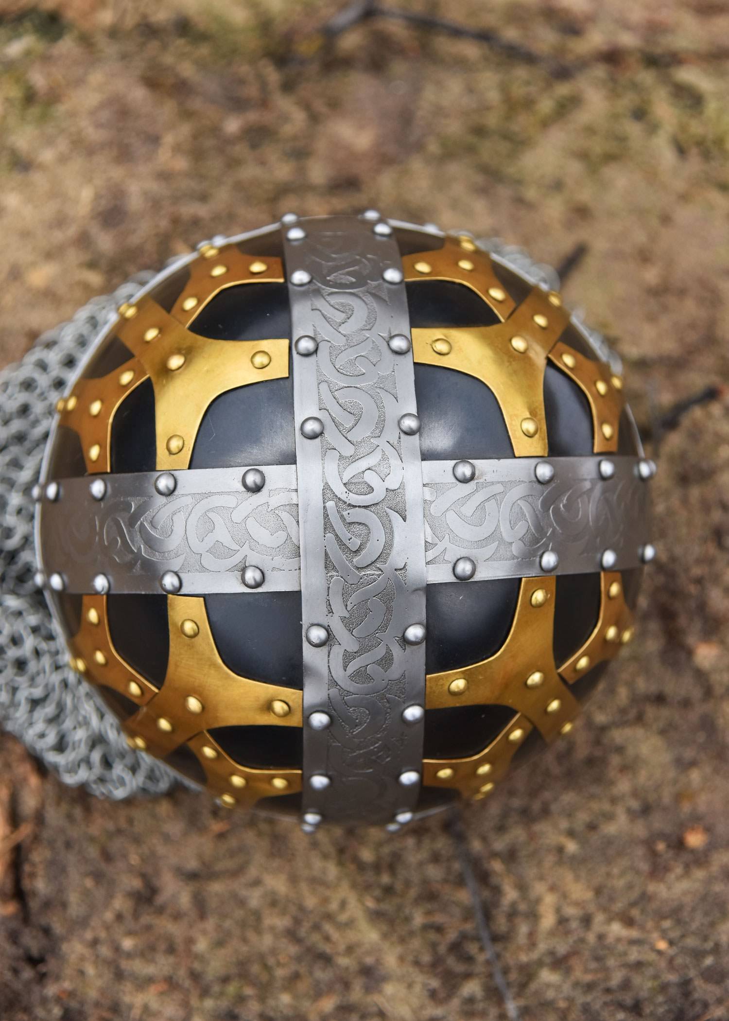 Viking Brilhelm, Spangenhelm met Maliënkolder