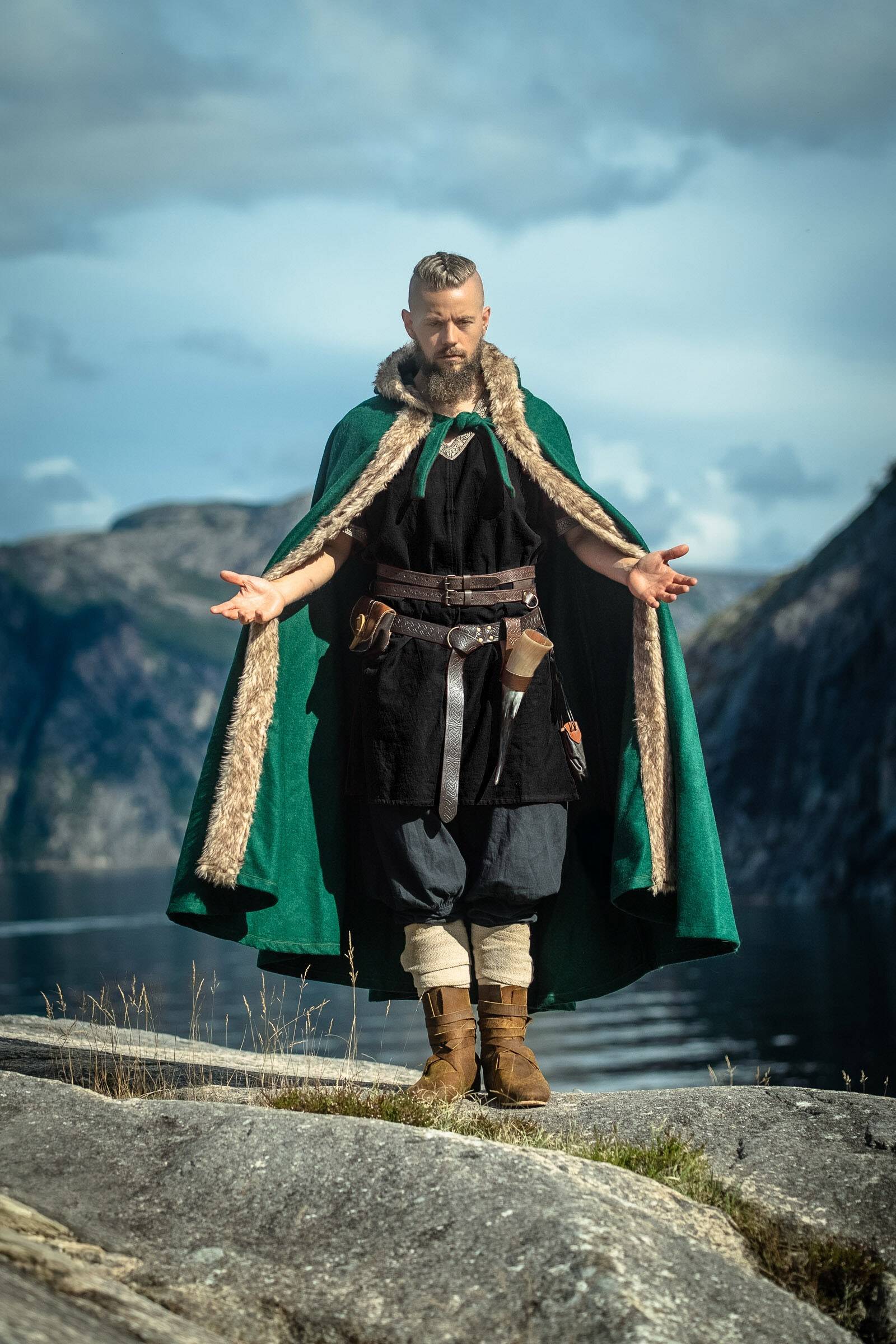 Viking Cape/Mantel Wol, met imitatiebont in groen