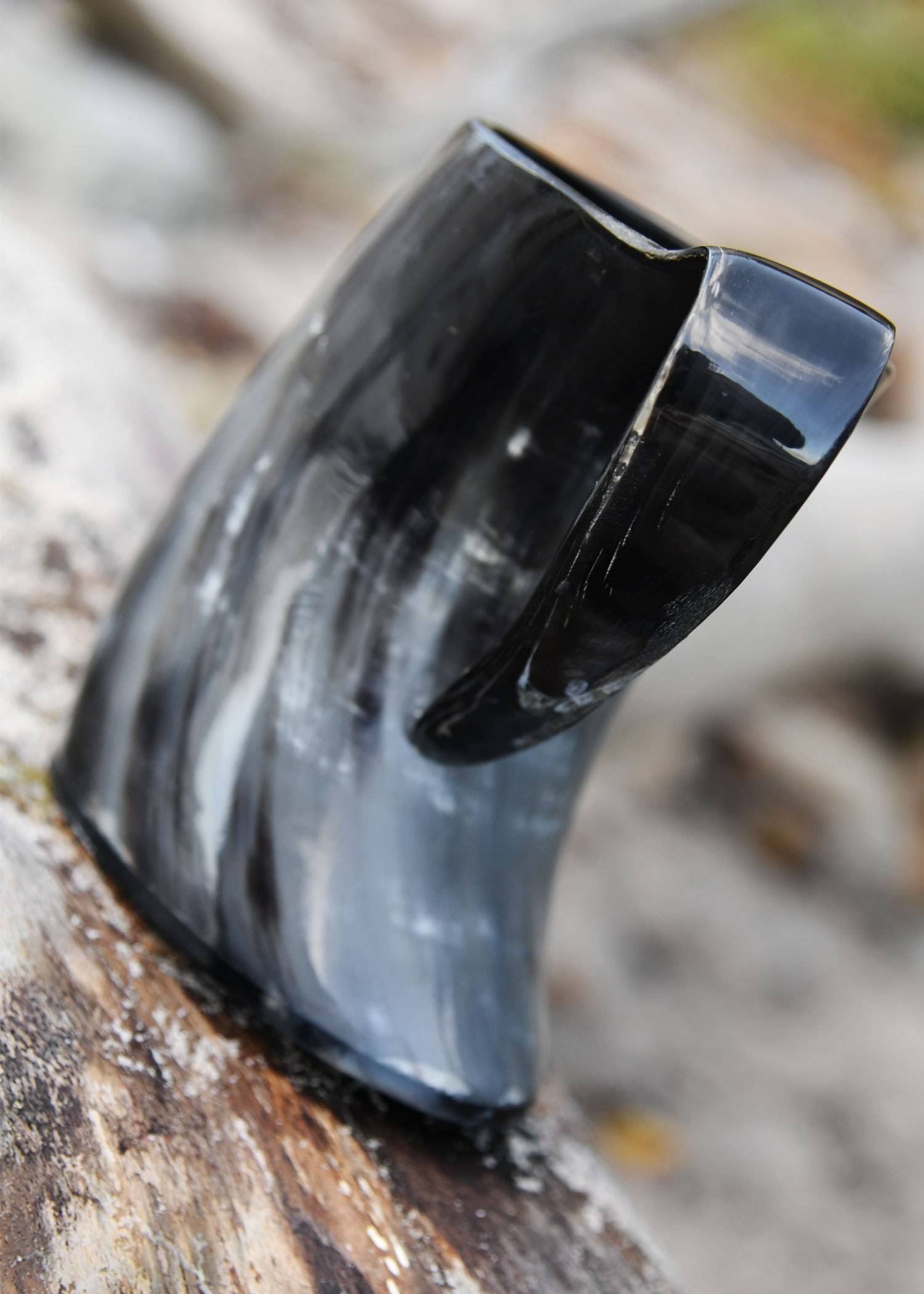 ​Wikinger Großer Trinkbecher / Bierkrug aus echtem Horn mit Wikinger-Drache
