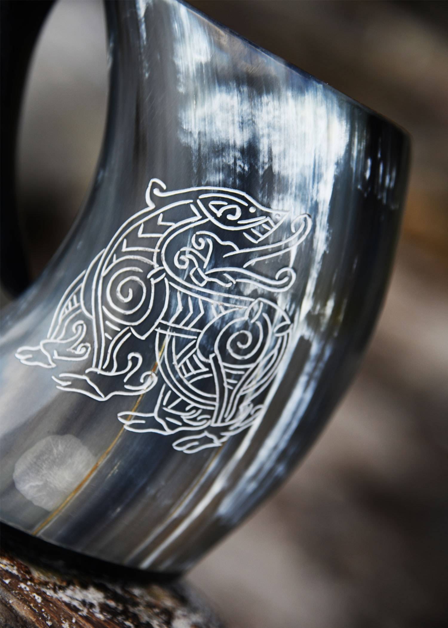 ​Wikinger Großer Trinkbecher / Bierkrug aus echtem Horn mit Wikinger-Drache