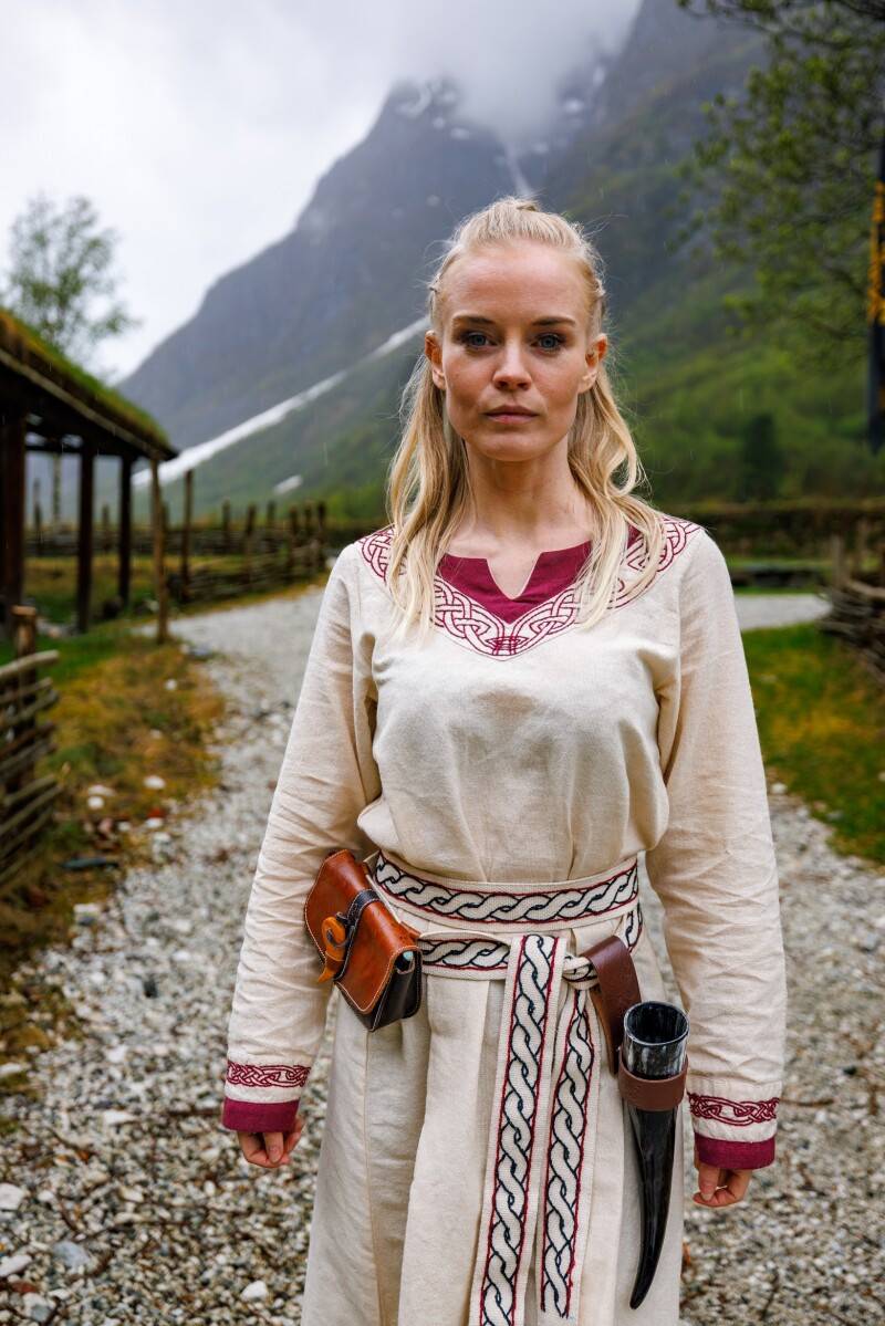 Wikinger Kleid "Lagertha" in Natur/Rot