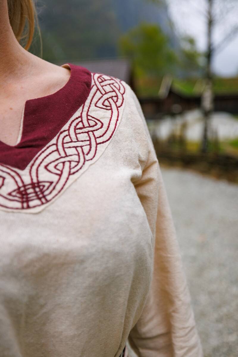 Wikinger Kleid "Lagertha" in Natur/Rot