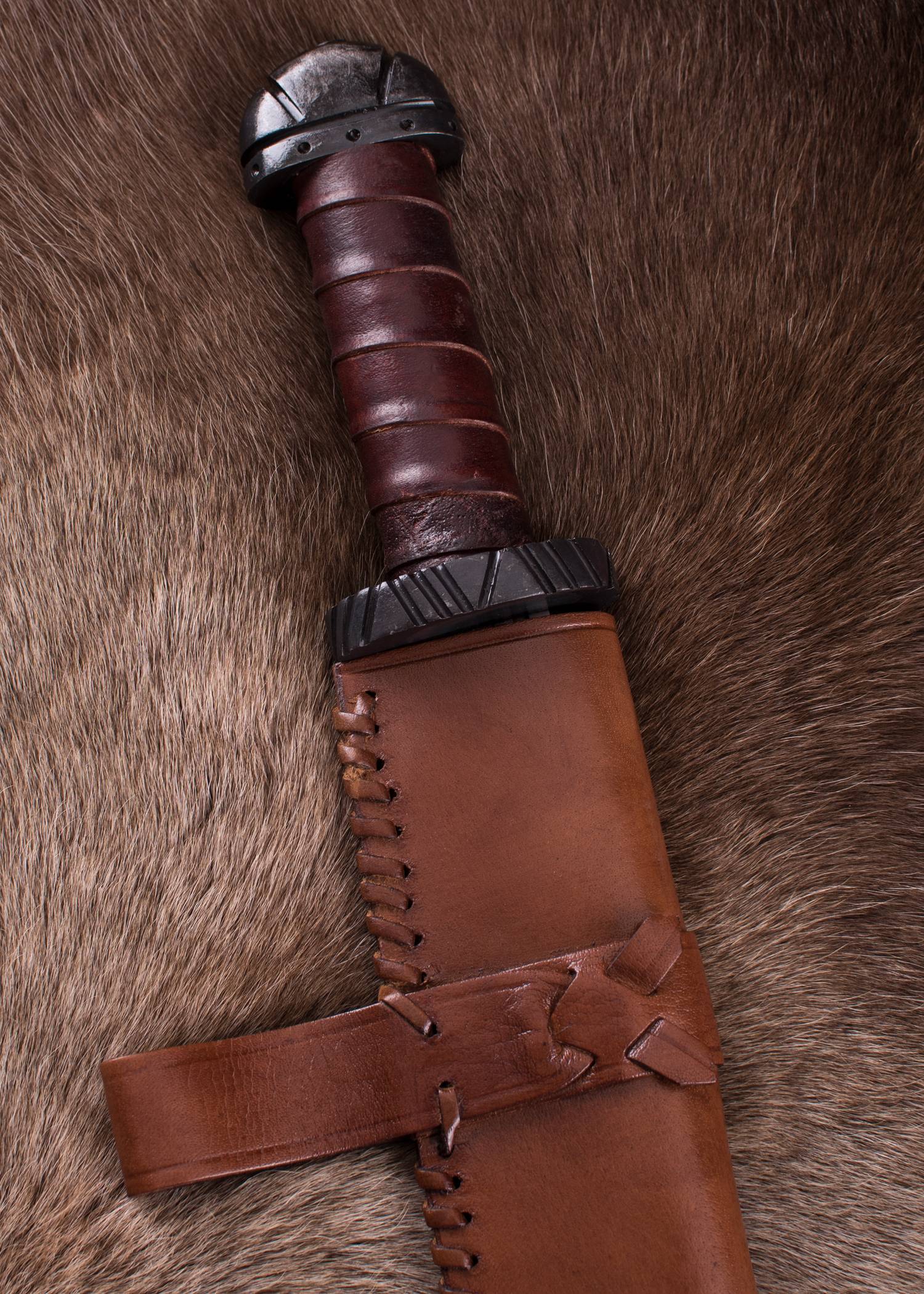 Viking Langsax mes met leer bekleed handvat en Schede