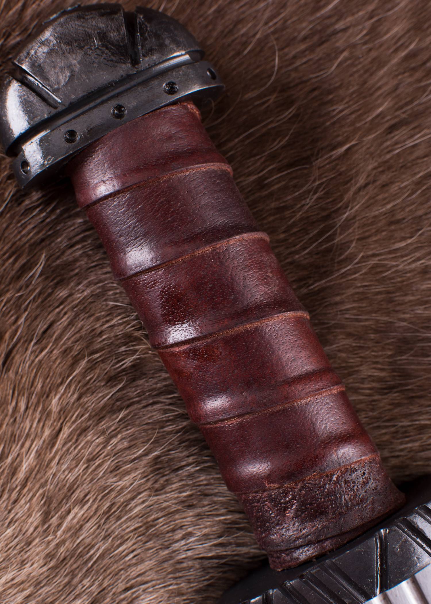 Viking Langsax mes met leer bekleed handvat en Schede