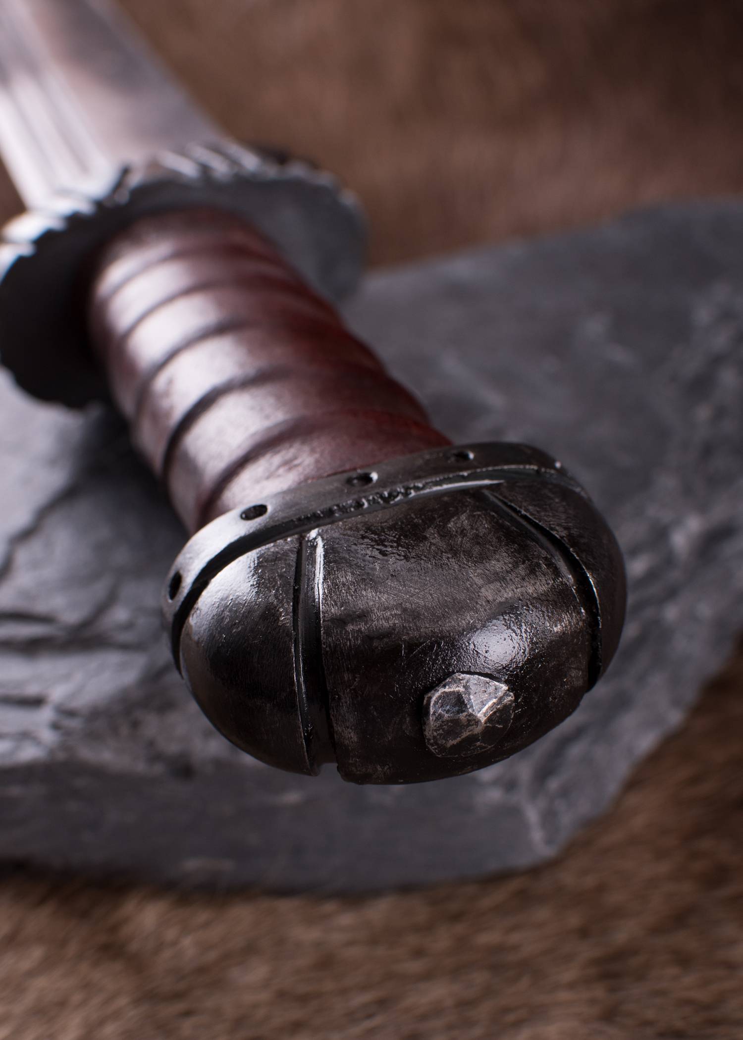 Viking Langsax mes met leer bekleed handvat en Schede