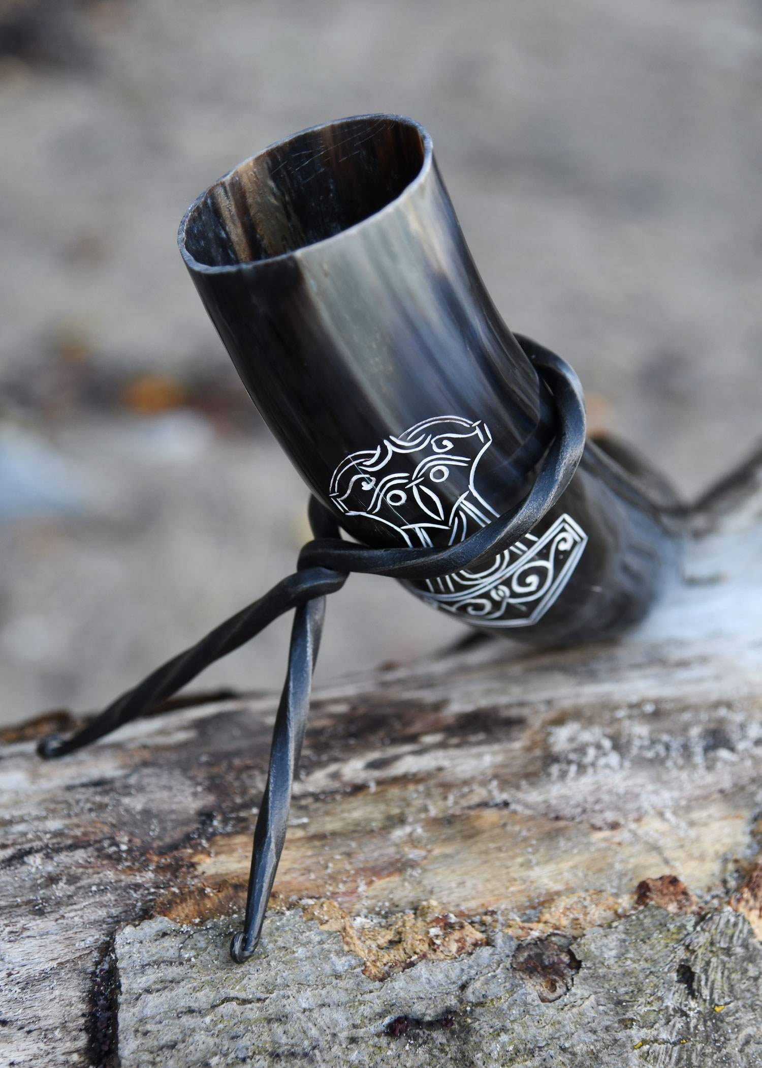 Viking Drinkhoorn met Standaard, Mjolnir, Hamer van Thor