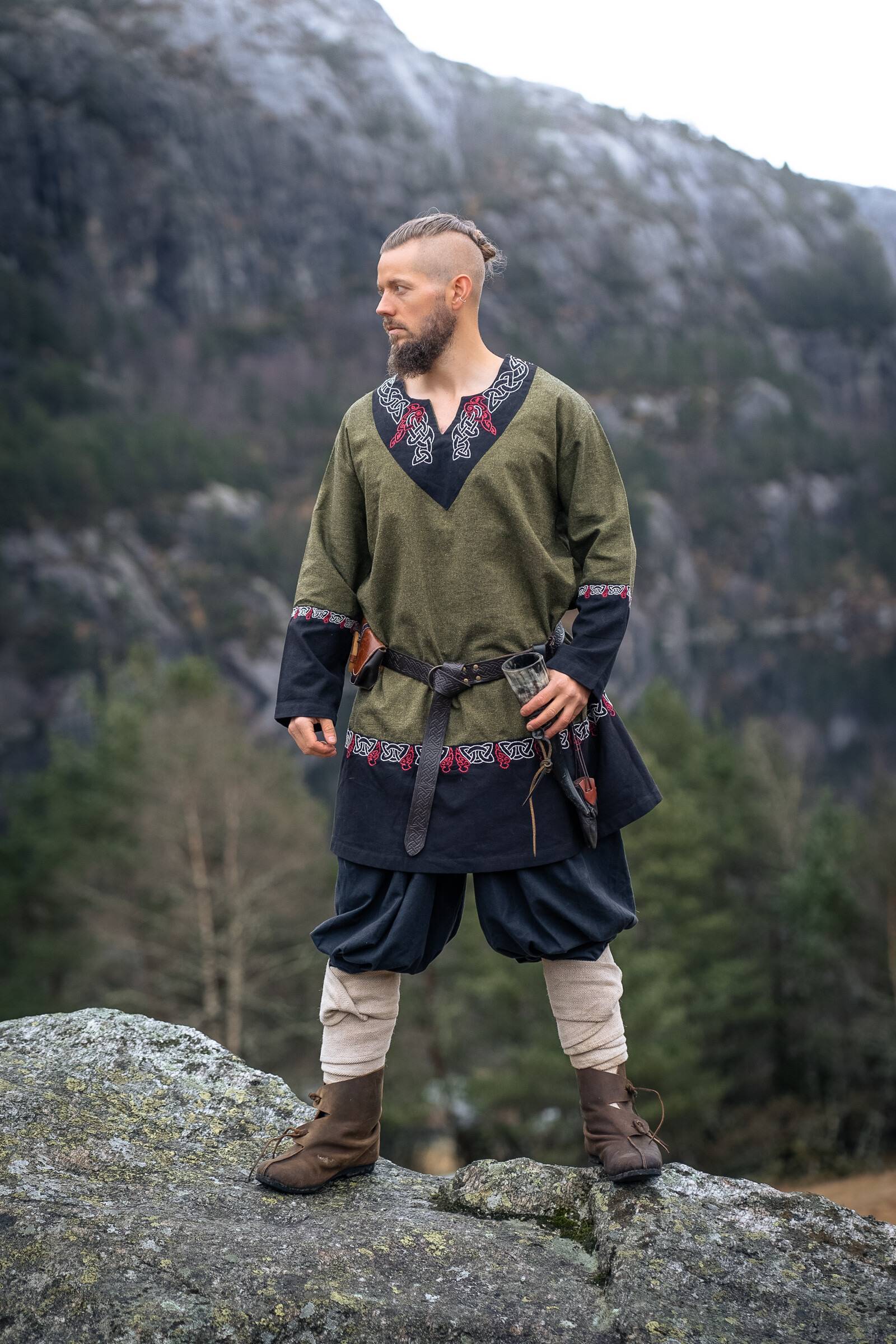 Vikingtuniek in Olijfkleur