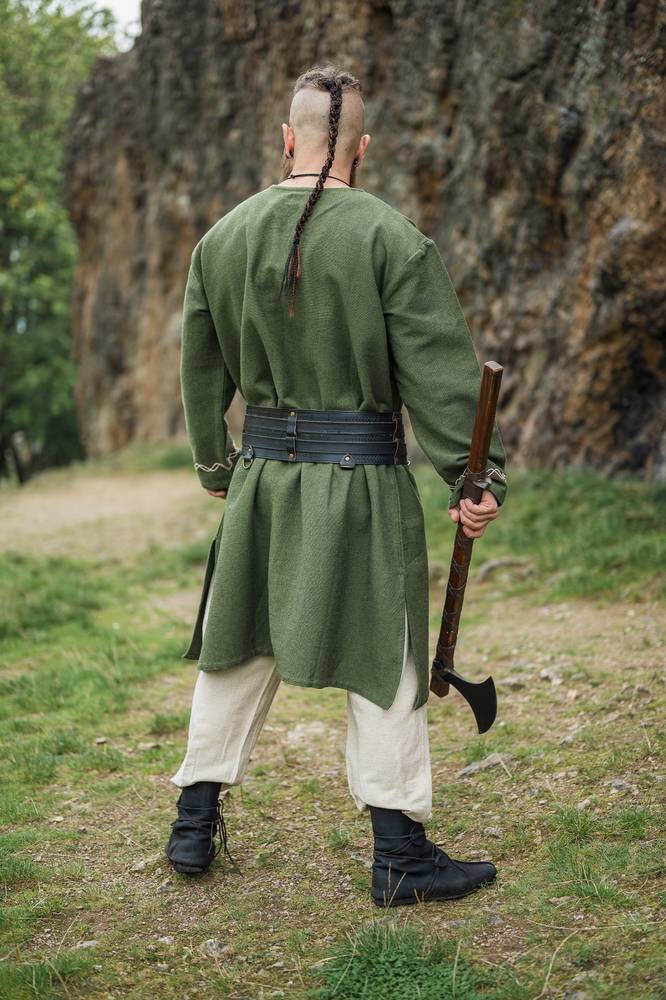​Viking Tuniek in Groen met handgemaakt Borduursel